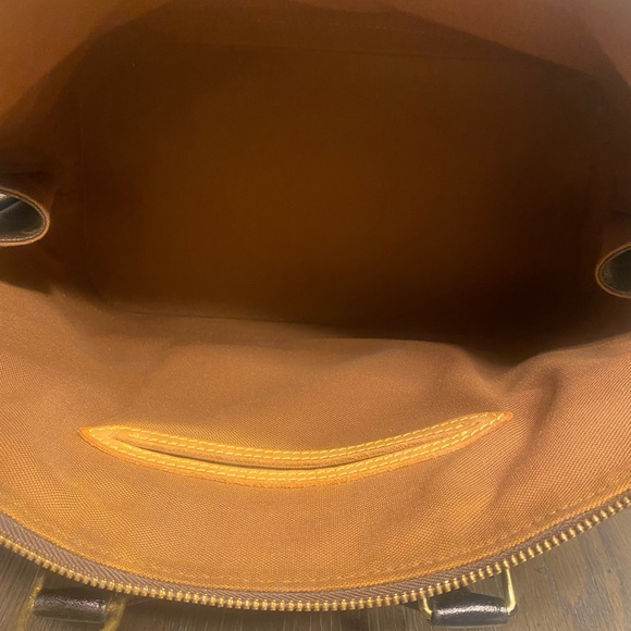 Louis Vuitton Monogram Alma PM (VI0946)        12.6 X 9.8 X 6.3 inch deep - Picture 11 of 15